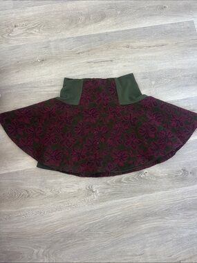 Alice + Olivia Berry Floral Jacquard Circle Skirt with Olive Waistband